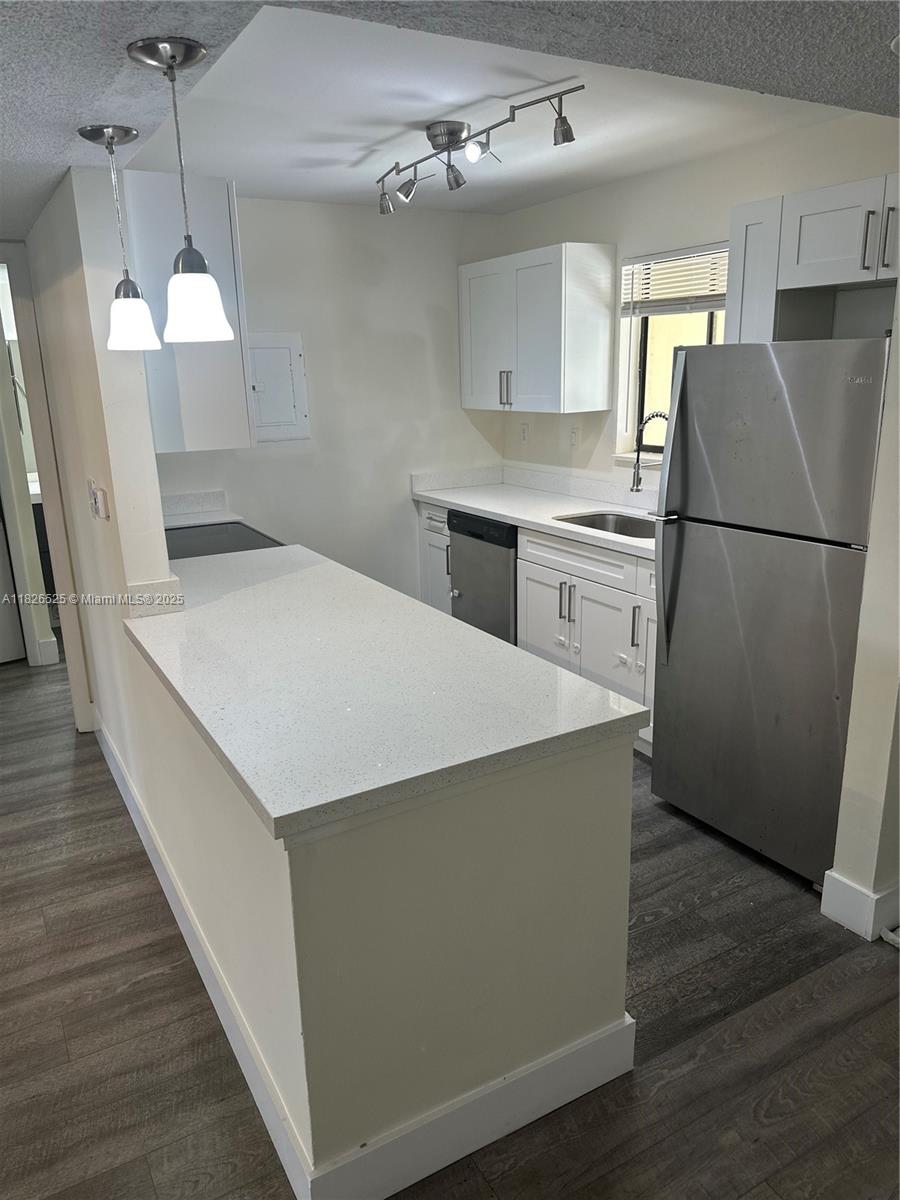 185 Lakeview Dr #102, Weston, Florida image 5