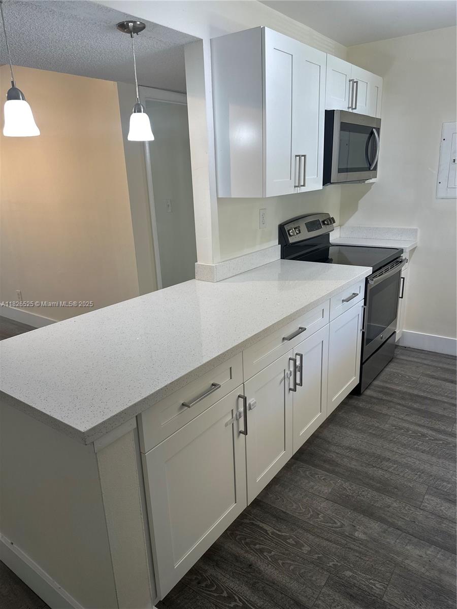 185 Lakeview Dr #102, Weston, Florida image 7