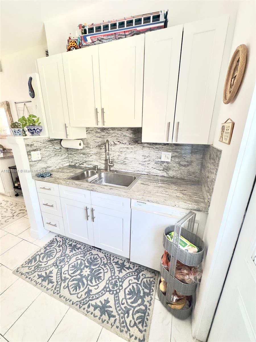 3820 SW 47th Ave, West Park, Florida image 6