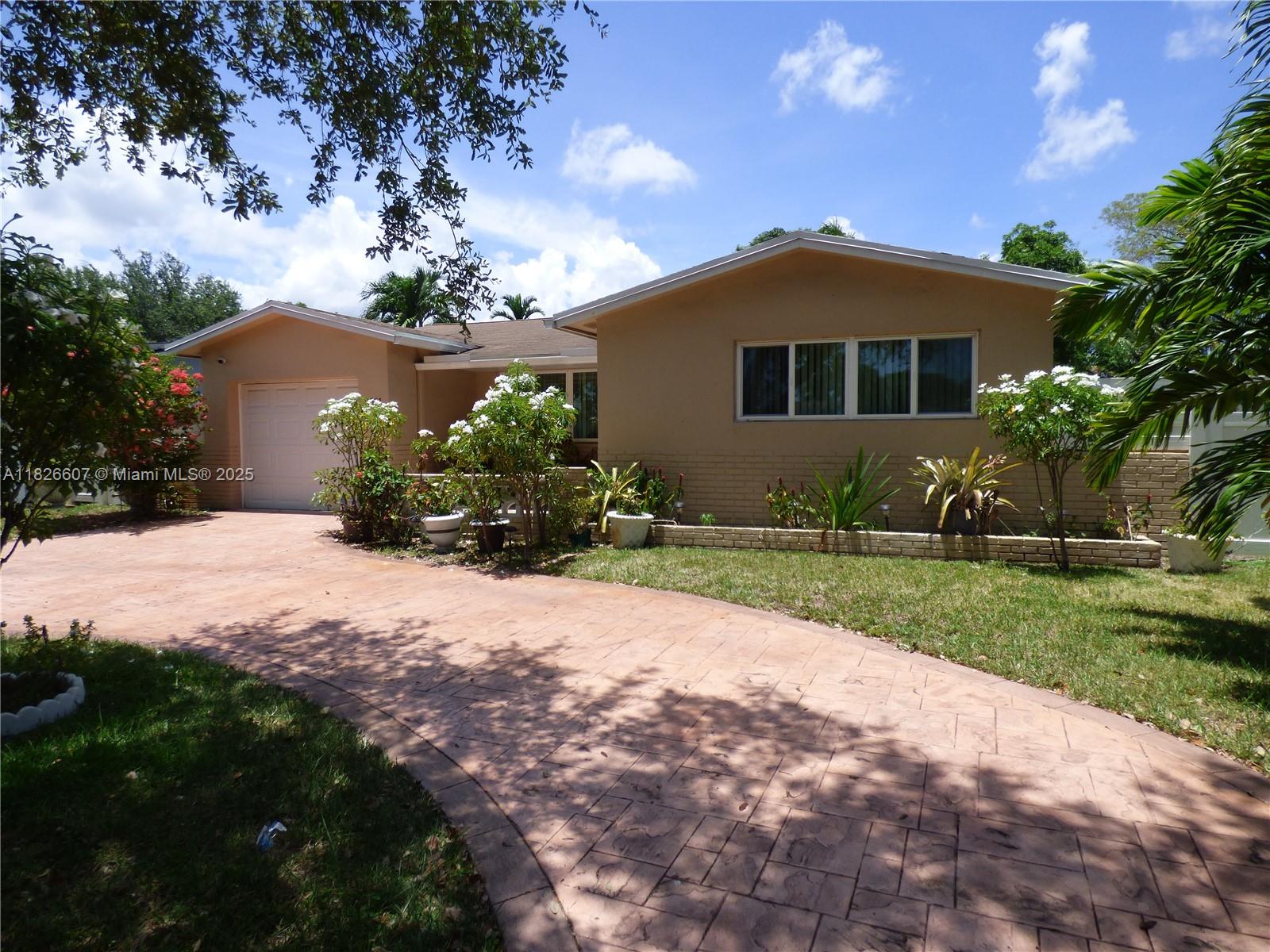 5501 Johnson St, Hollywood, Florida image 2