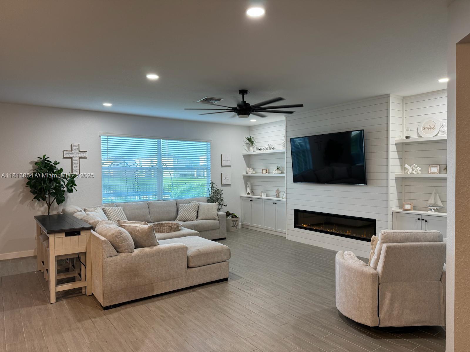 Residential, Port St. Lucie, Florida image 9