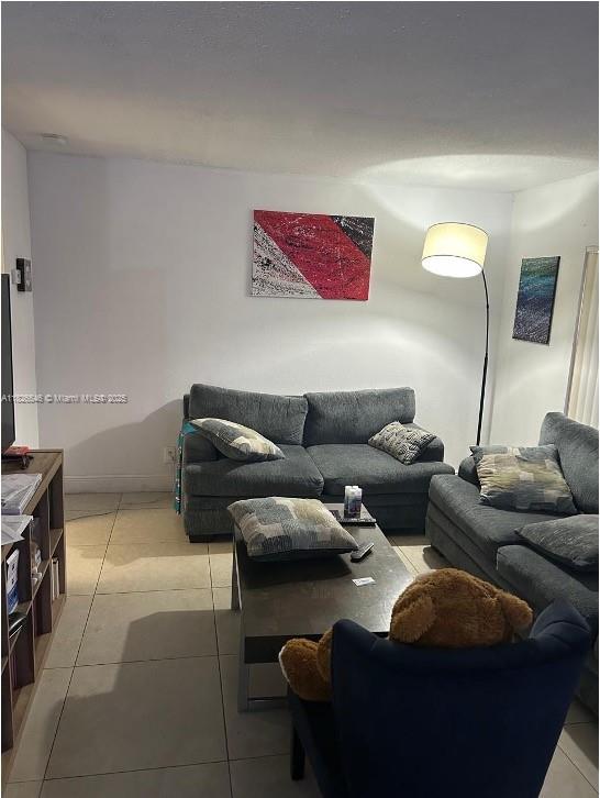 Residential, Hialeah, Florida image 1