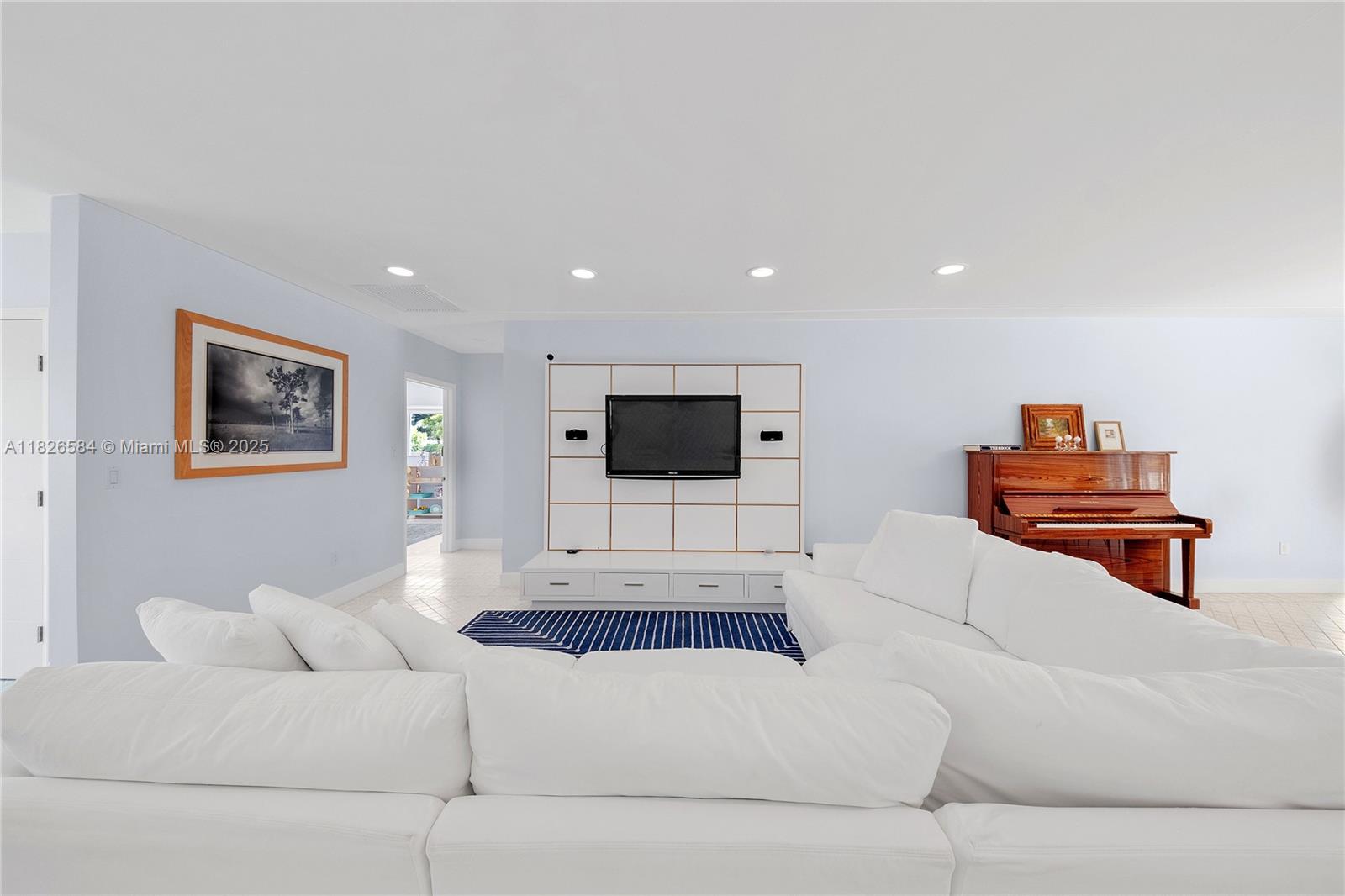 2010 NE 122nd Rd, North Miami, Florida image 16
