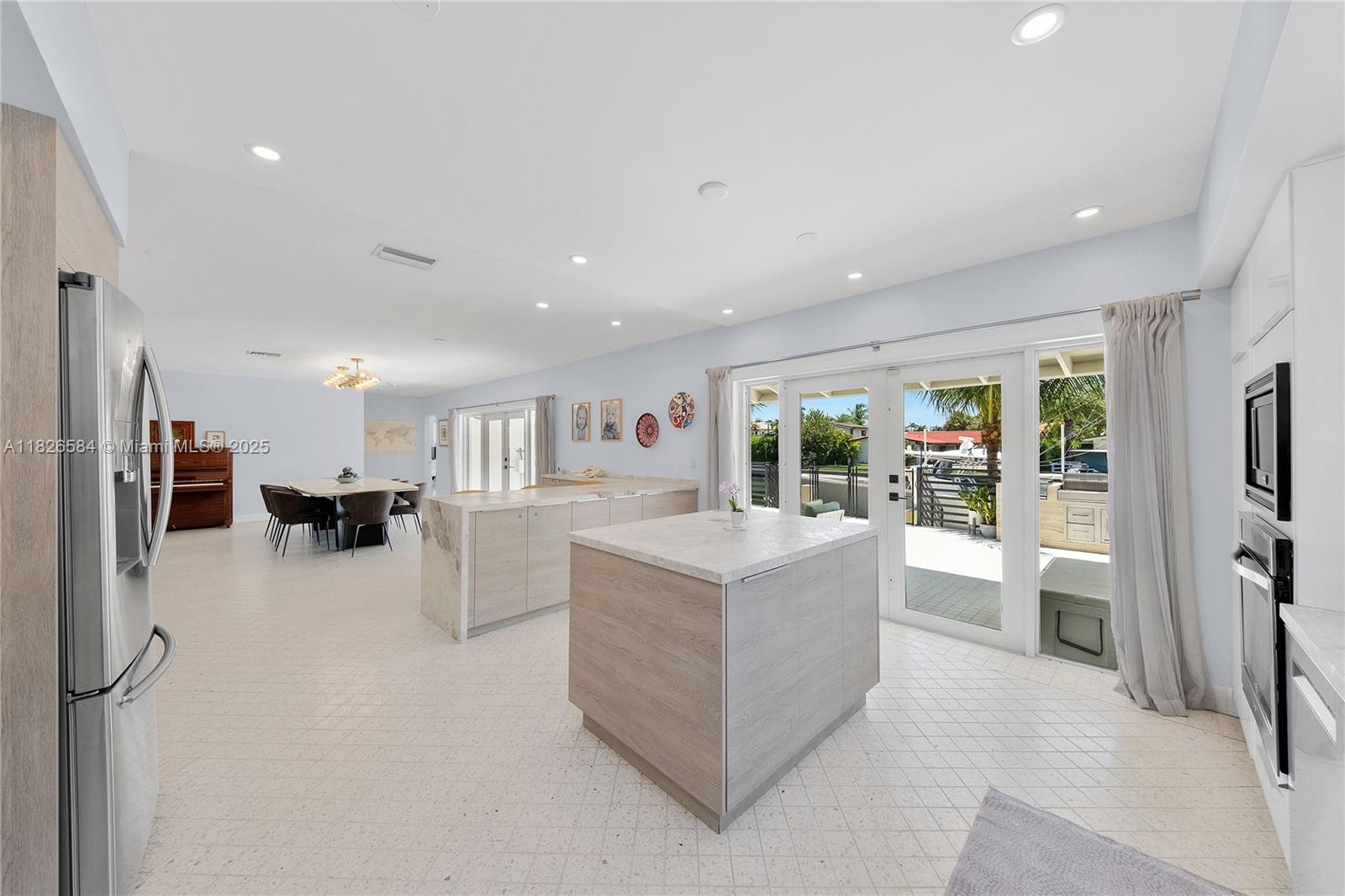 2010 NE 122nd Rd, North Miami, Florida image 30