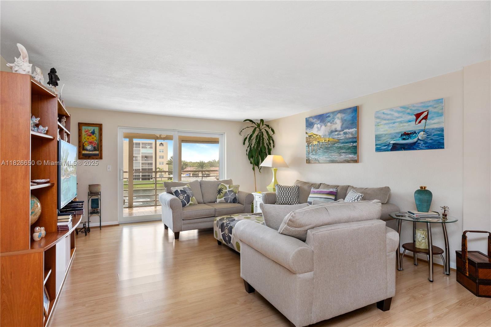 431 SE 3rd St #305, Dania Beach, Florida image 2