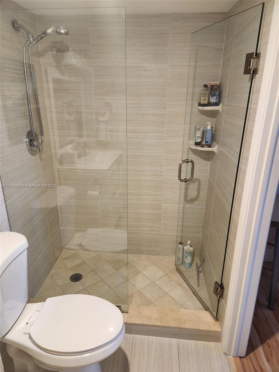 431 SE 3rd St #305, Dania Beach, Florida image 5