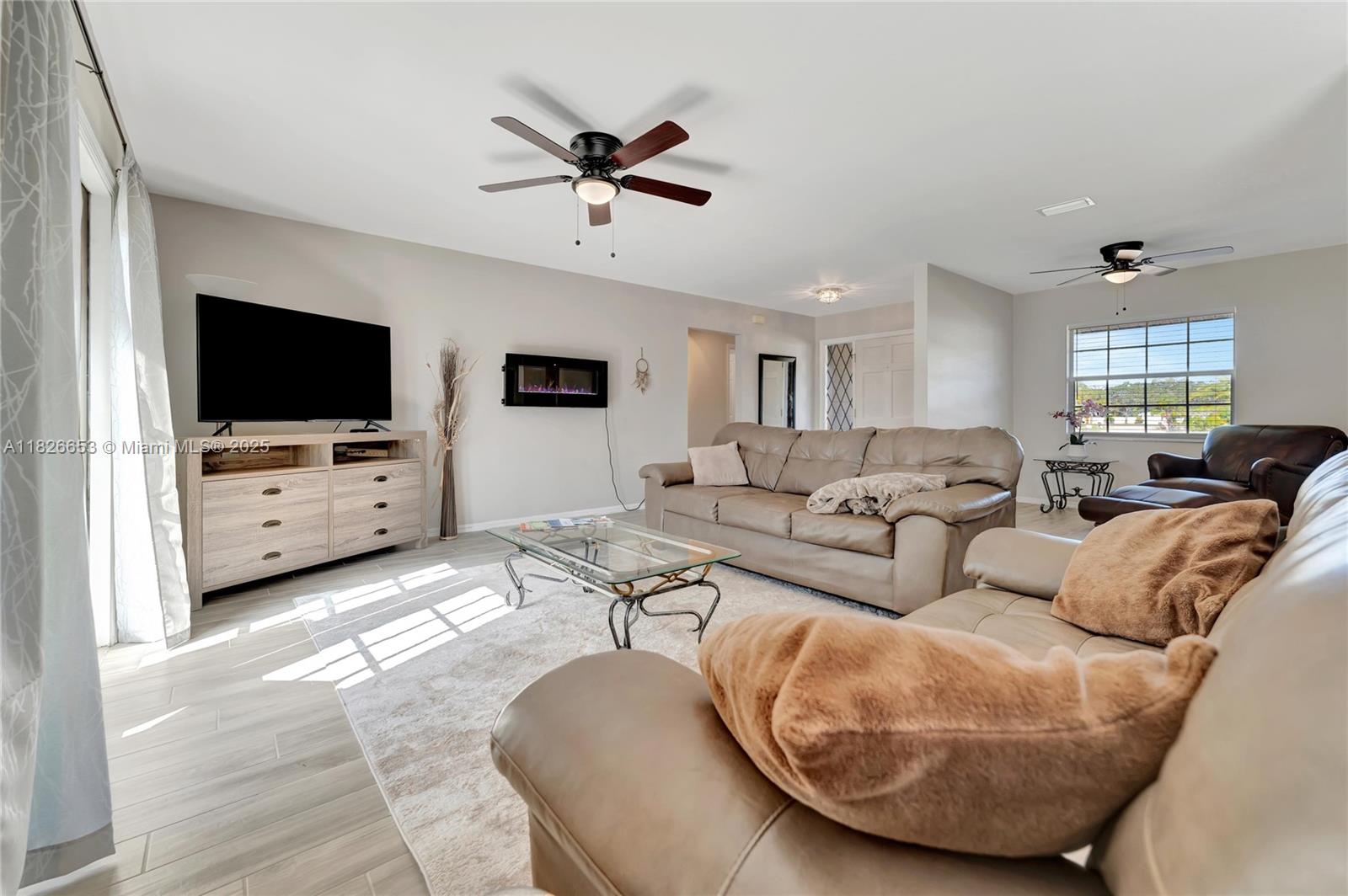 2916 Woodcrest Dr, Sarasota, Florida image 17