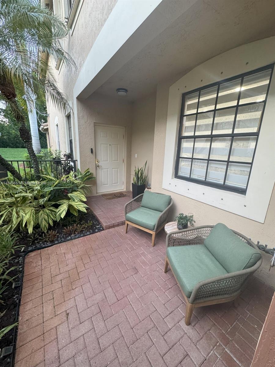 3891 Tree Top Dr, Weston, Florida image 3