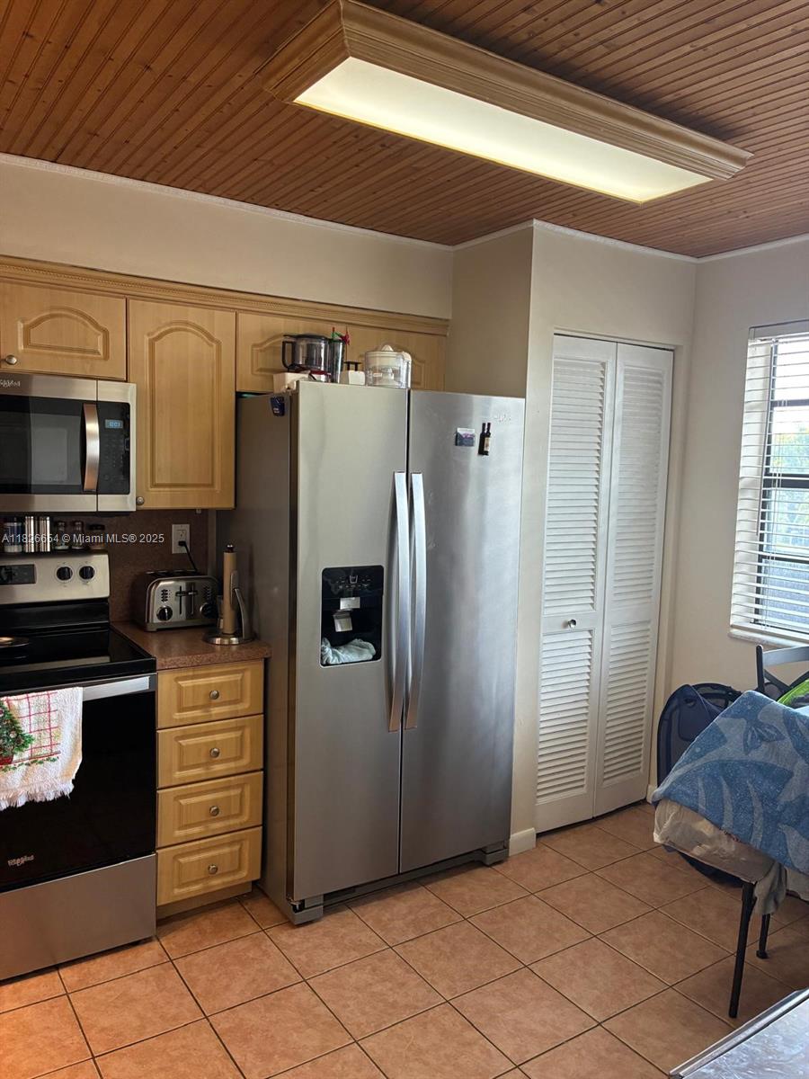 1100 Colony Point Cir #504, Pembroke Pines, Florida image 10