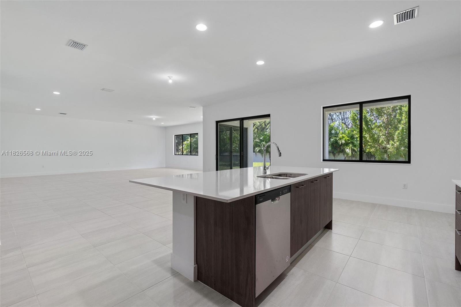 10456 SW 57th Ct, Cooper City, Florida image 8