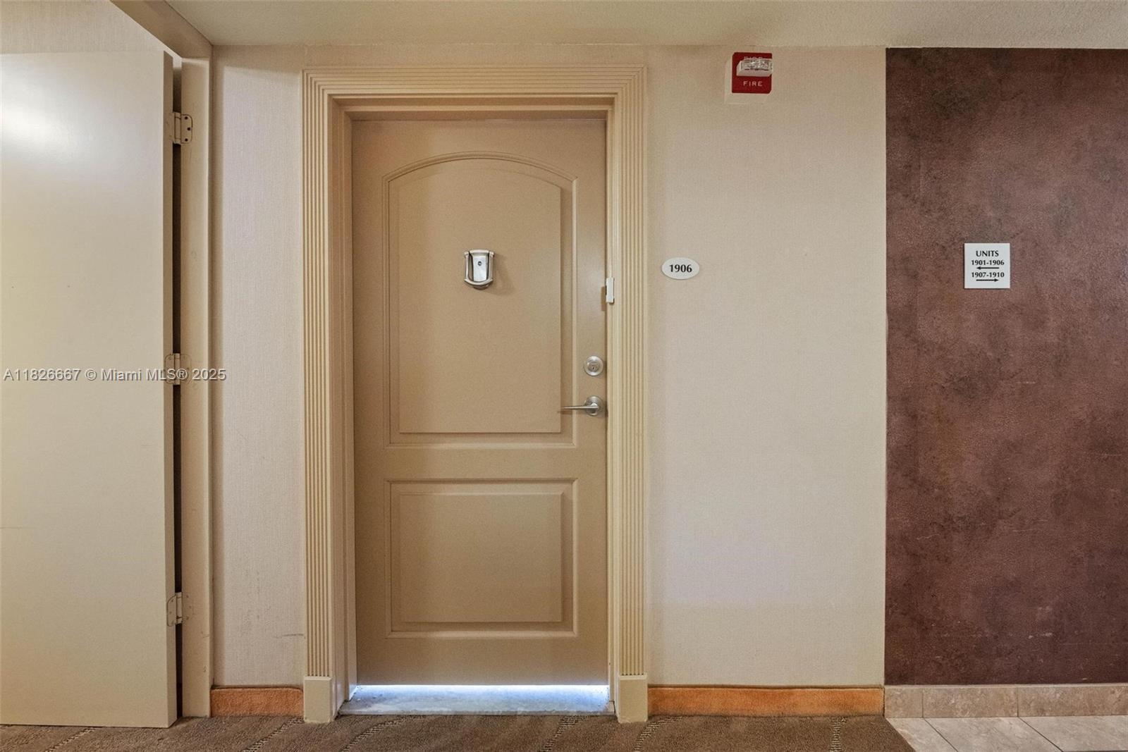 3675 N Country Club Dr #1906, Aventura, Florida image 4