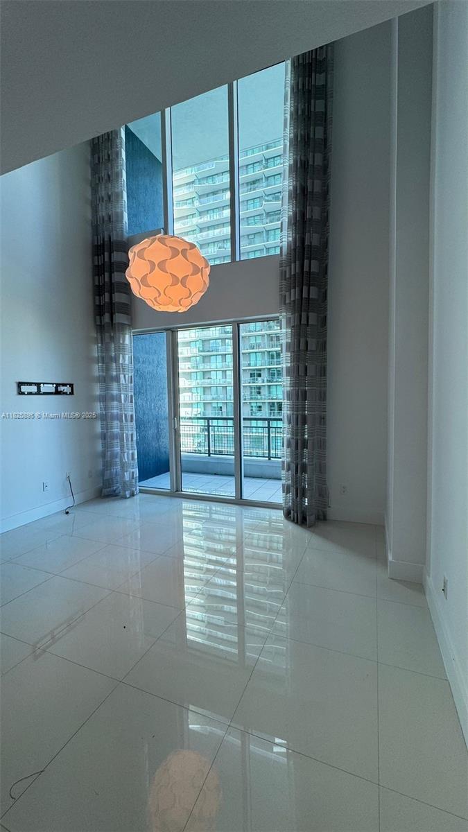 60 SW 13th St #2010, Miami FL 33130