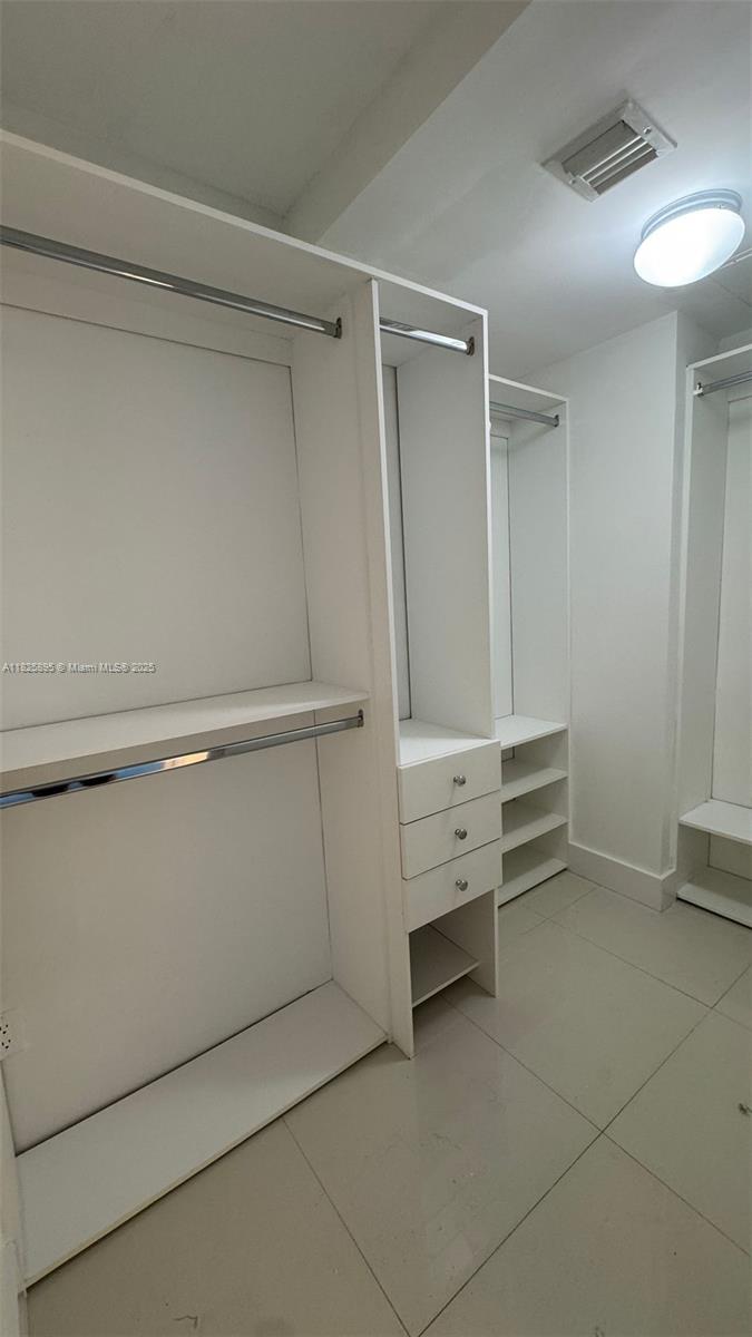 60 SW 13th St #2010, Miami FL 33130