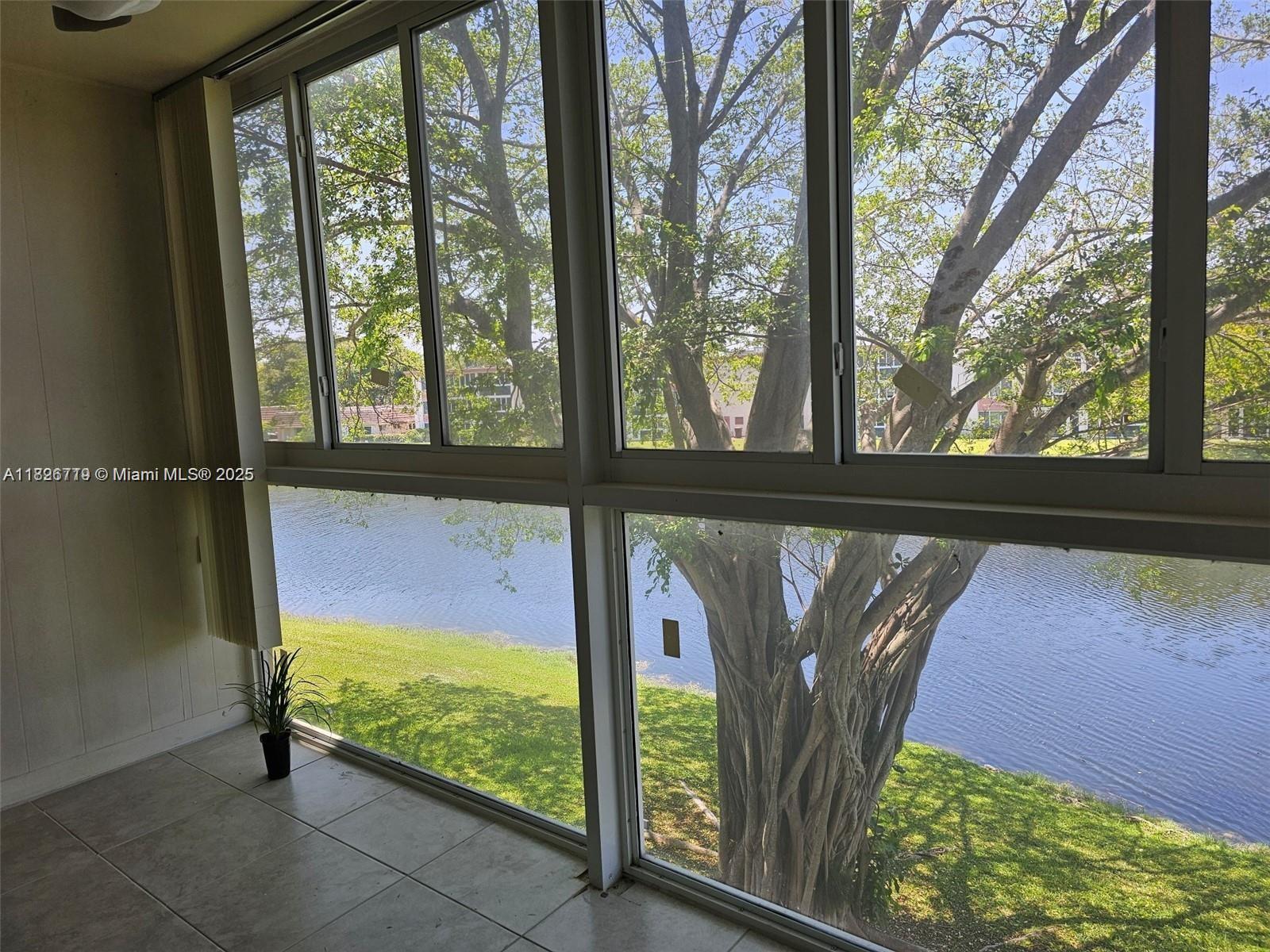 5985 Del Lago Cir #215, Sunrise, Florida image 3