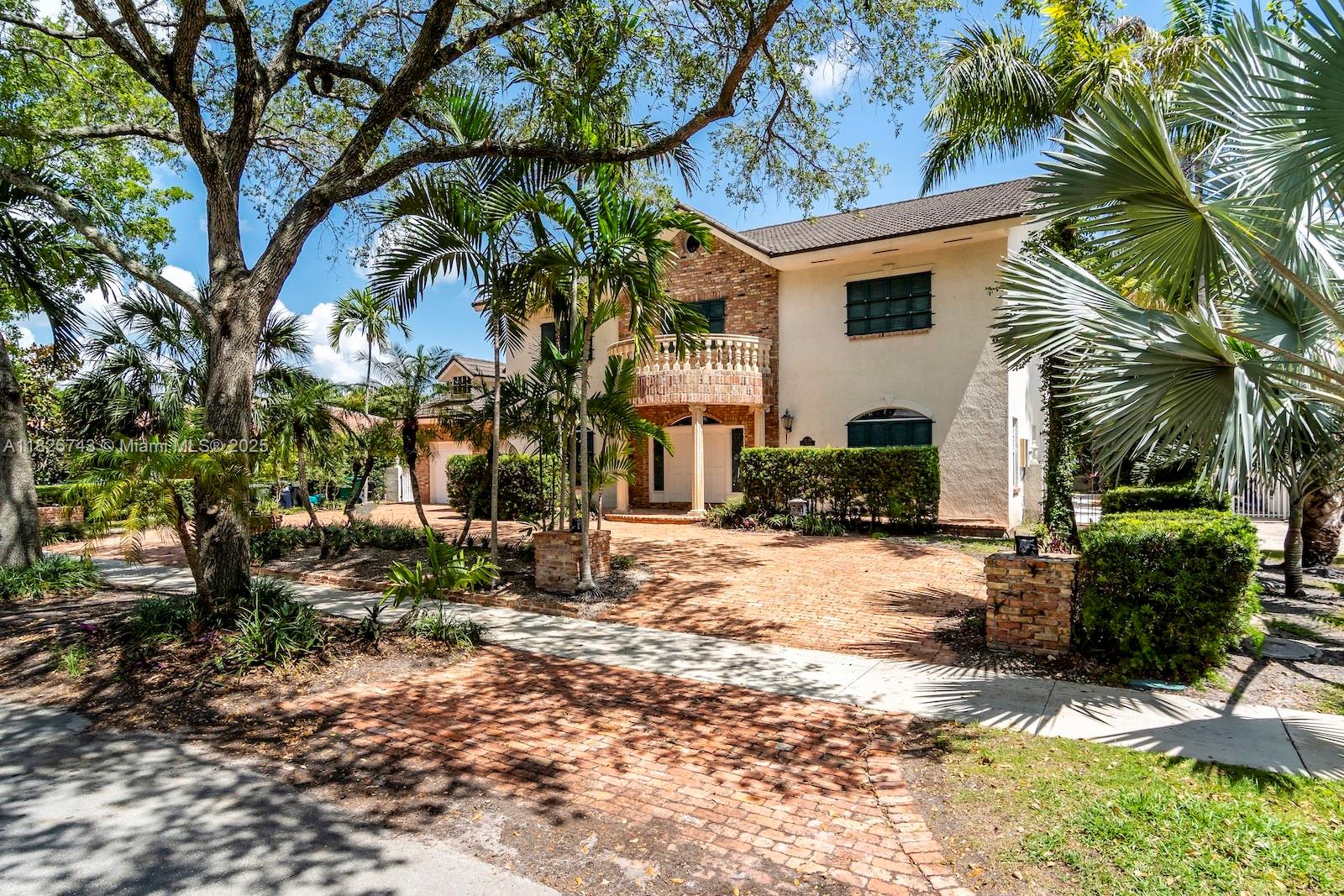 7235 S Prestwick Pl, Miami Lakes, Florida image 1