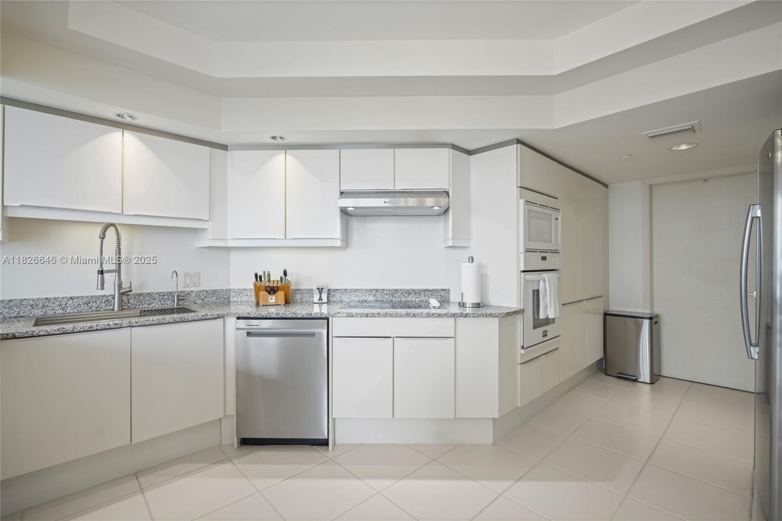 7000 Island Blvd #2909, Aventura, Florida image 16