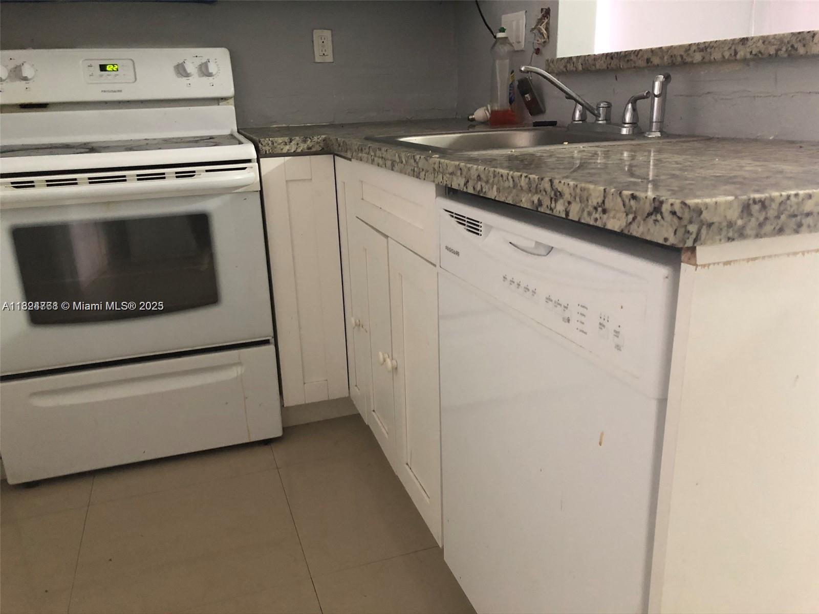 Residential, North Lauderdale, Florida image 11
