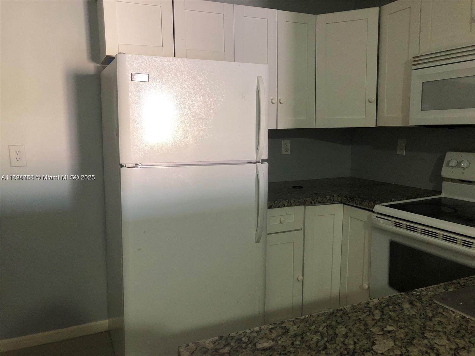 Residential, North Lauderdale, Florida image 9