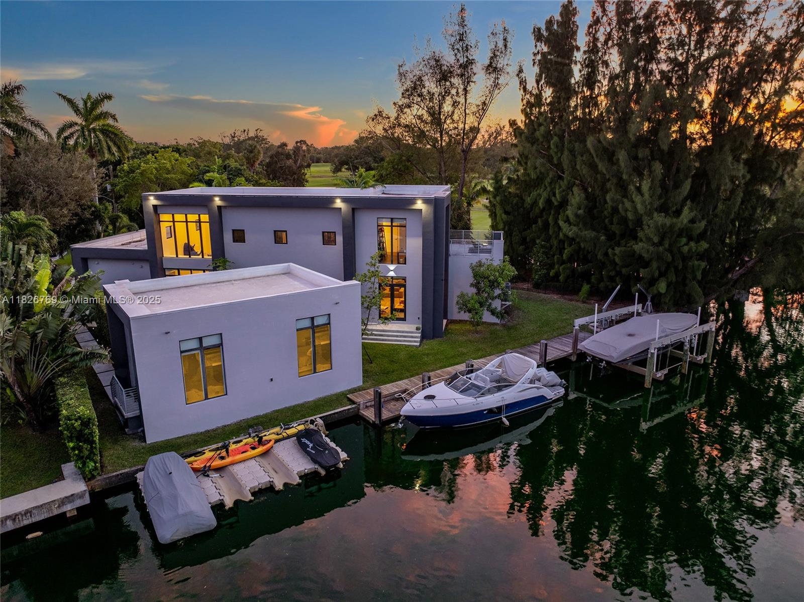 1009 NE 104th St, Miami Shores, Florida image 2