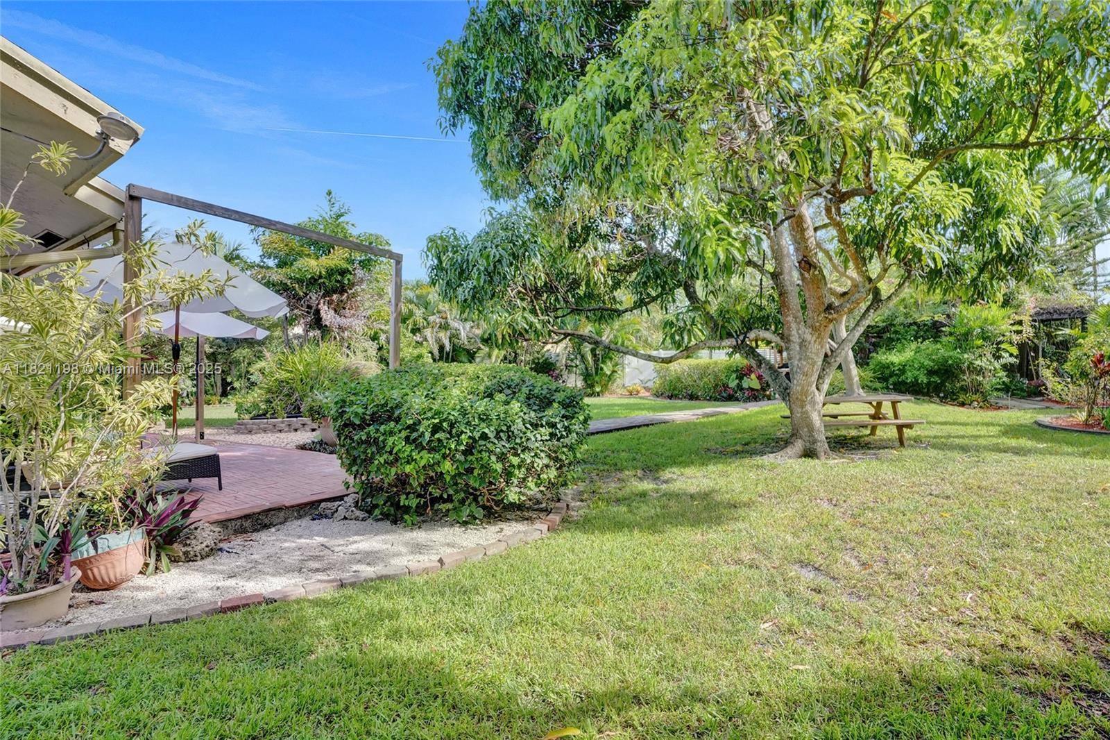 10030 SW 8th St, Pembroke Pines, Florida image 44