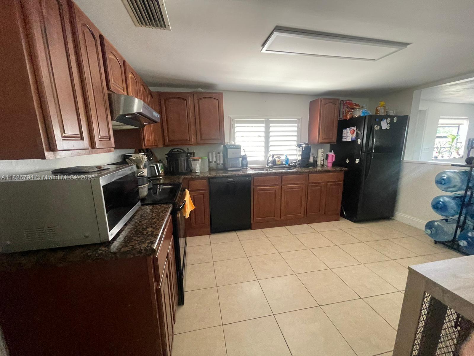1624 NE 48th Ct, Pompano Beach, Florida image 10