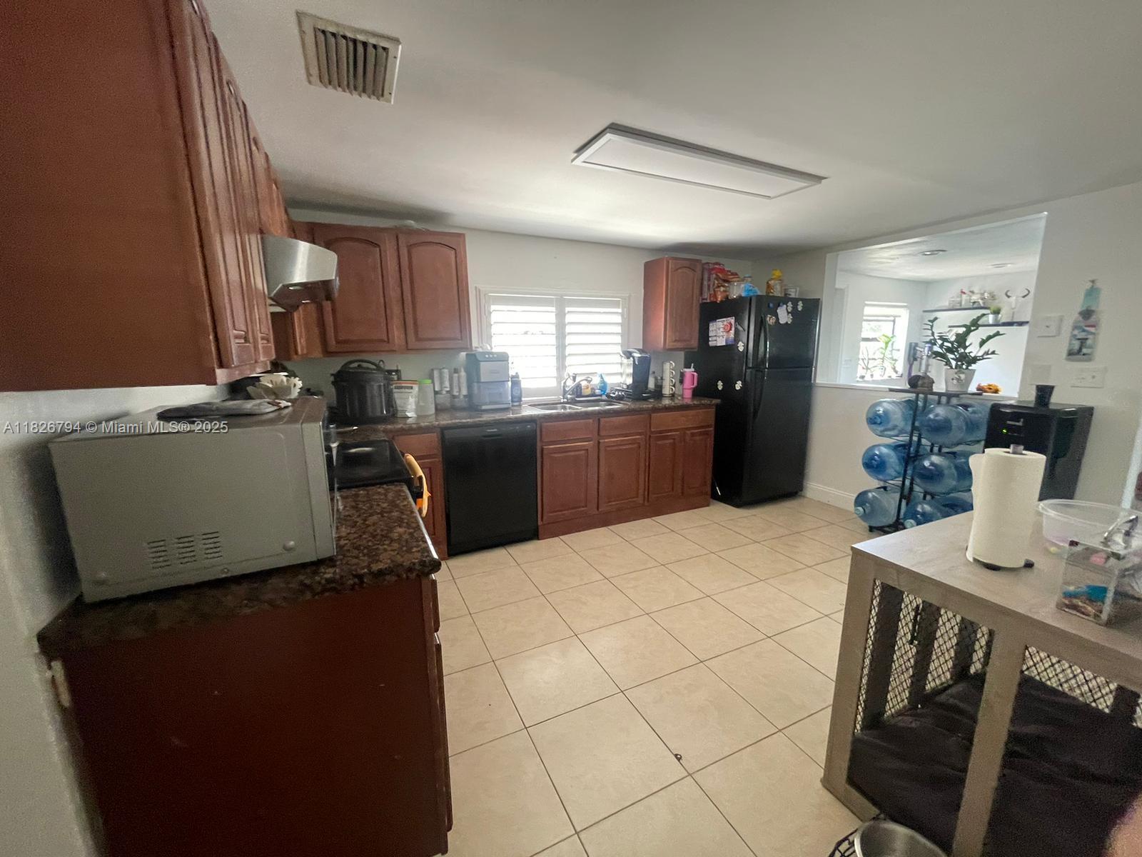 1624 NE 48th Ct, Pompano Beach, Florida image 11