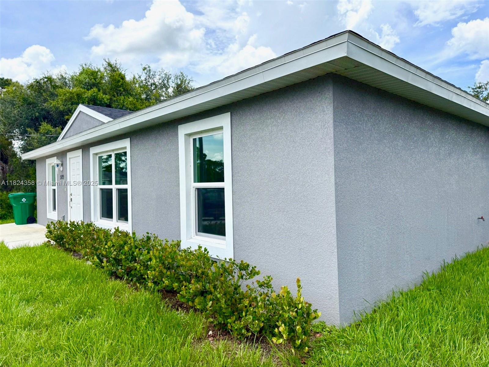 5029 N Dogwood Cir, La Belle, Florida image 3