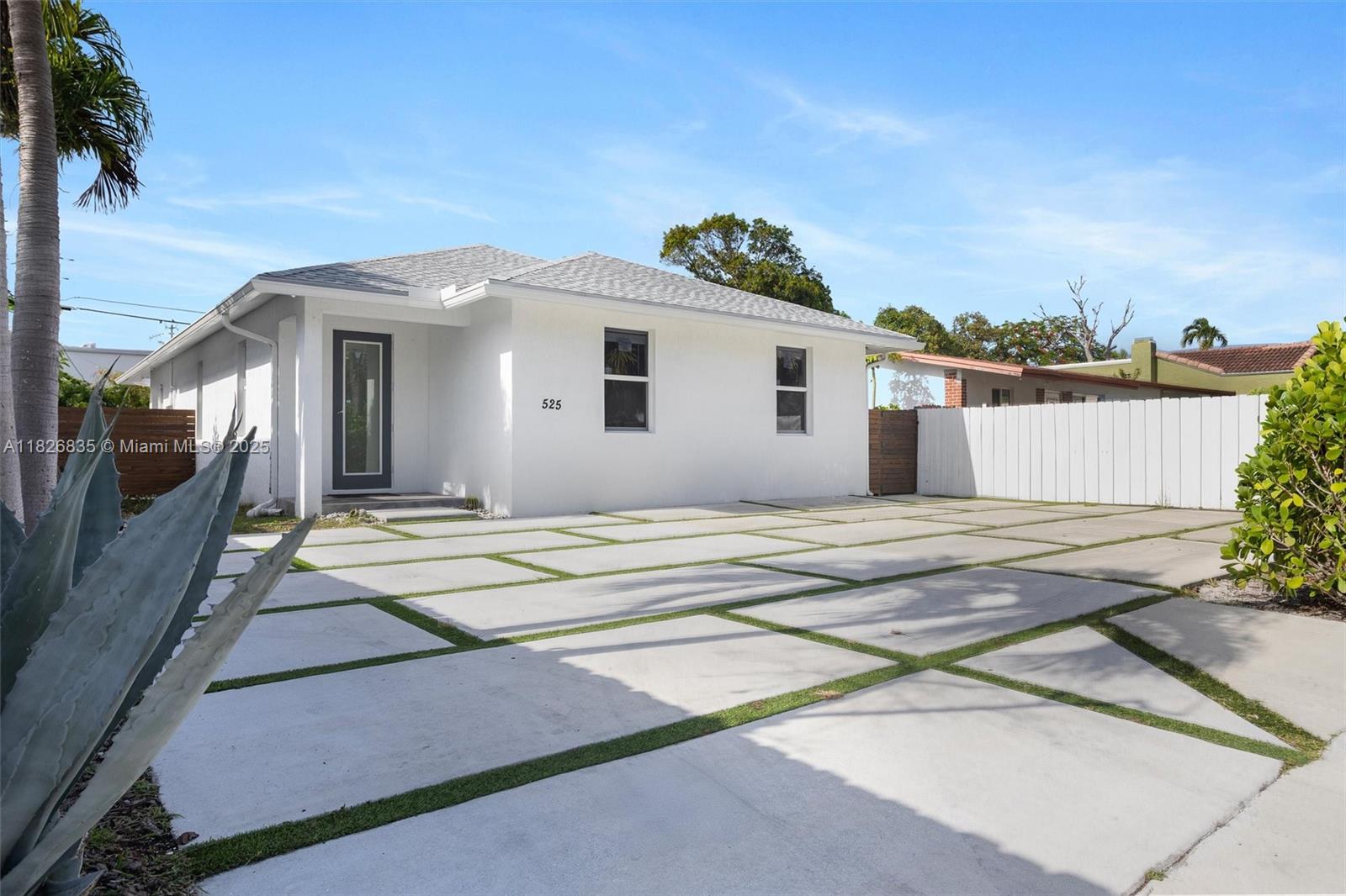 525 El Prado, West Palm Beach, Florida 33405