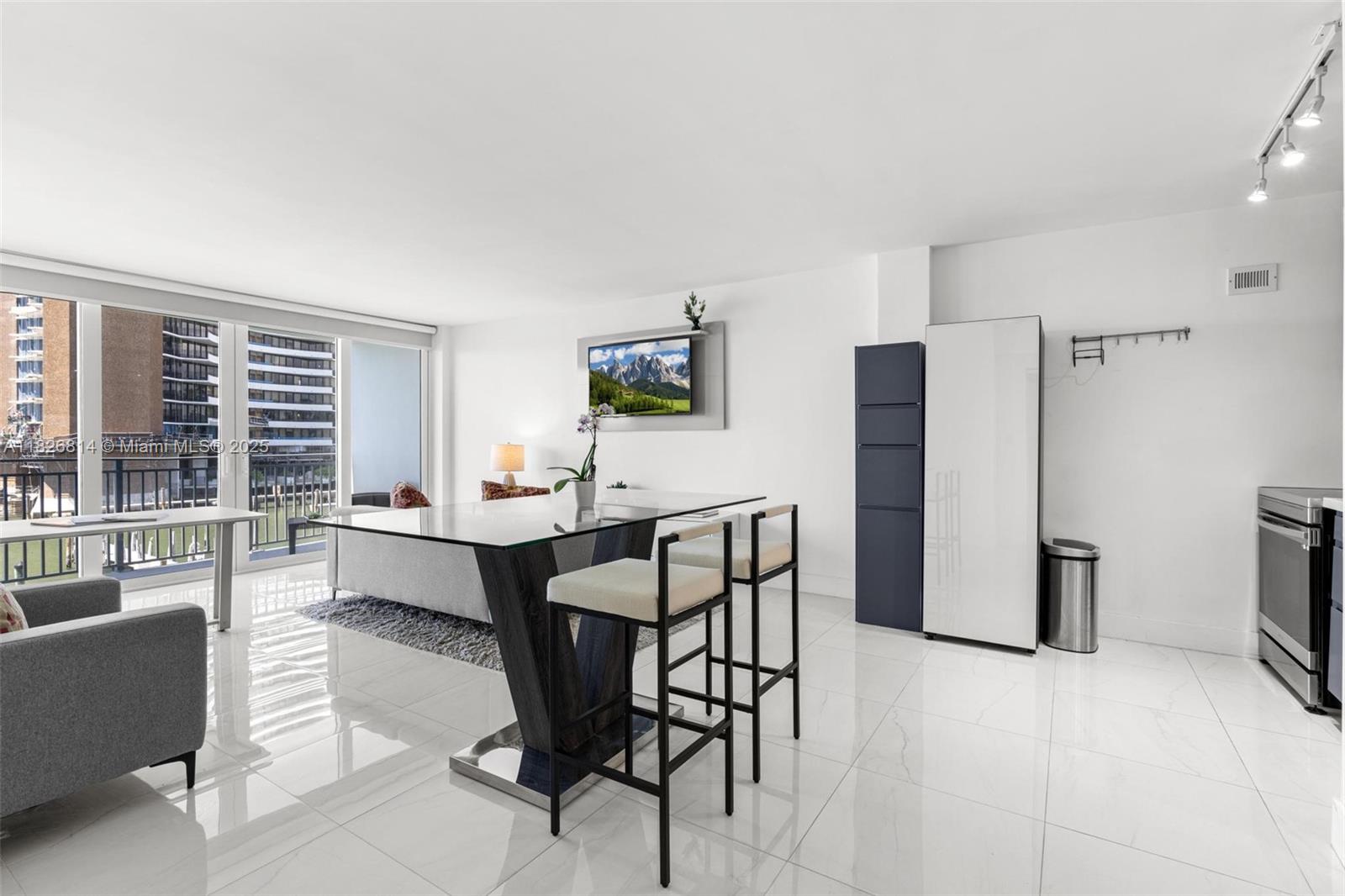 Property photo # 6