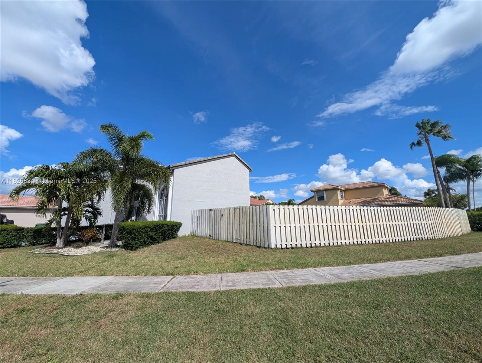 335 SW 183rd Way, Pembroke Pines, Florida image 5