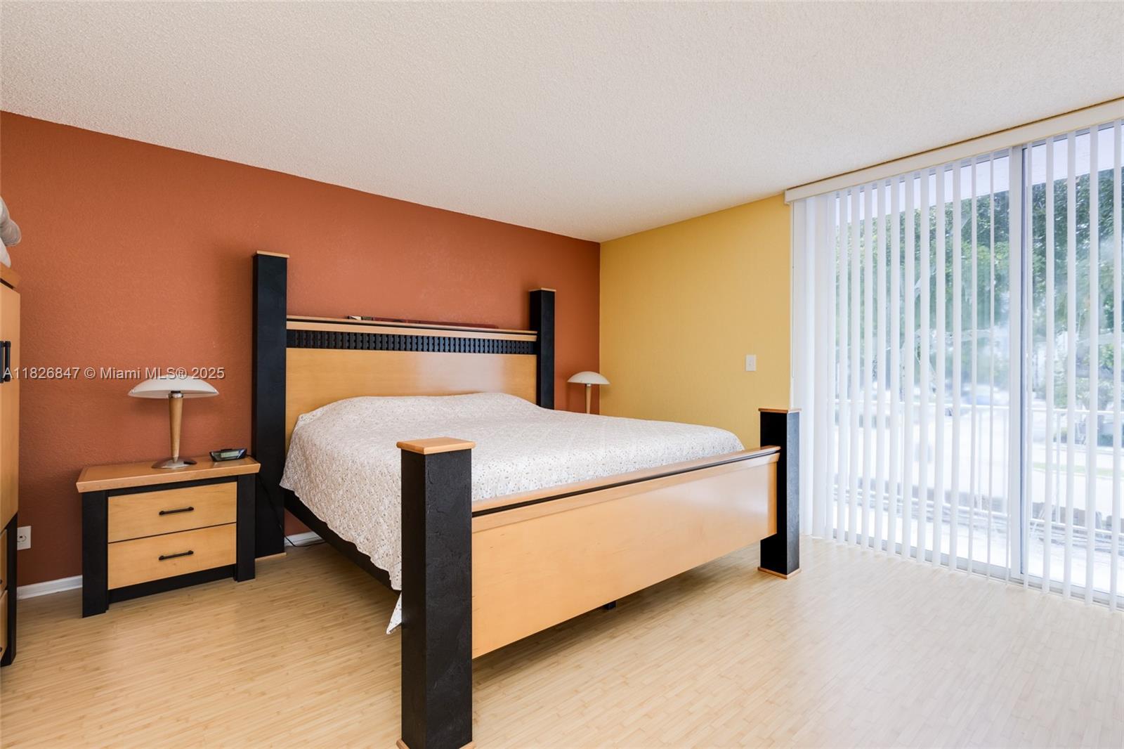 912 NE 27th Ave, Hallandale Beach, Florida image 15
