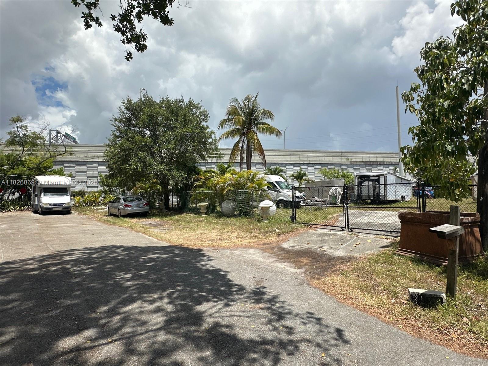 727 NW 43rd Ct, Oakland Park, Florida image 1