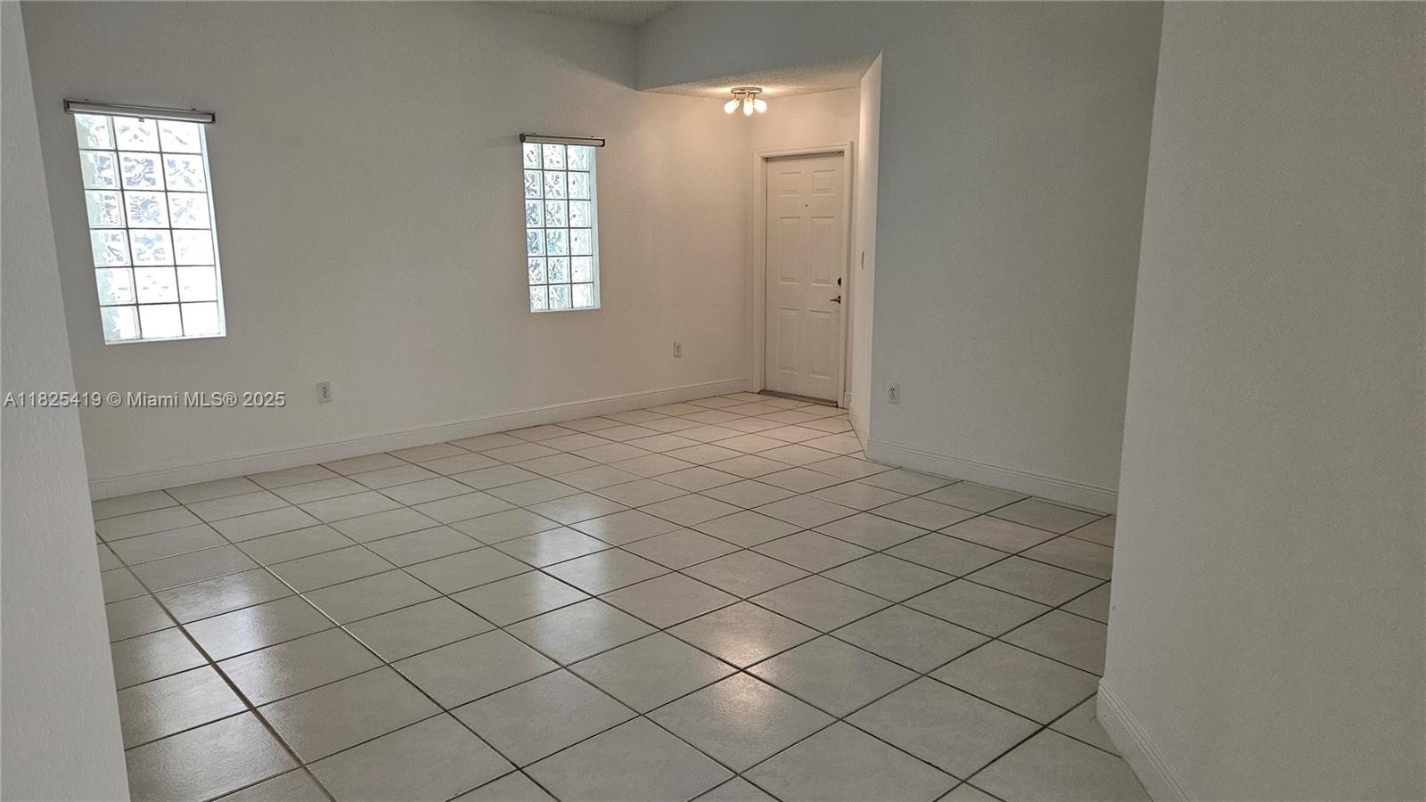 5084 NW 112th Ct, Doral, Florida image 6