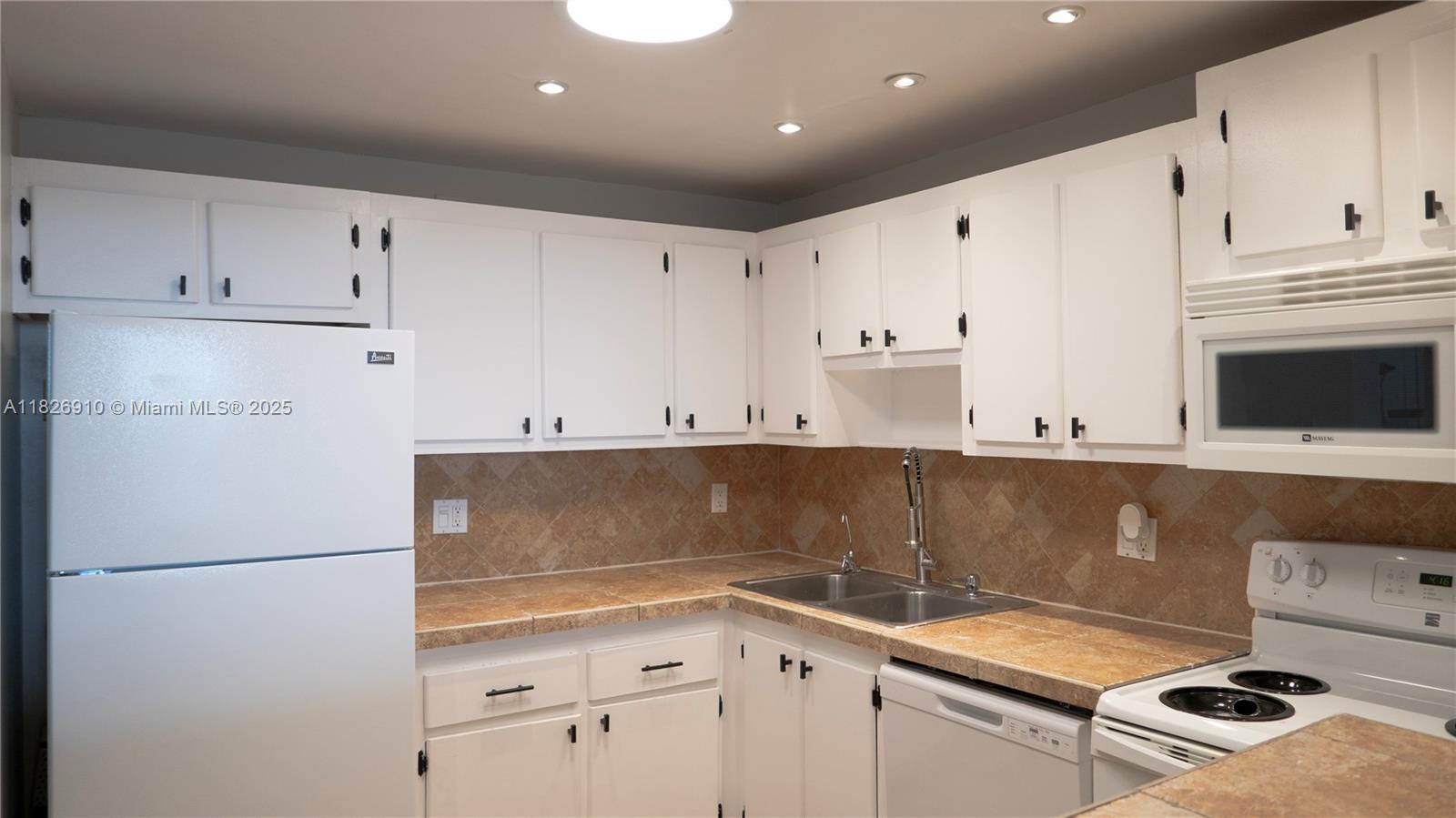 Property photo # 9