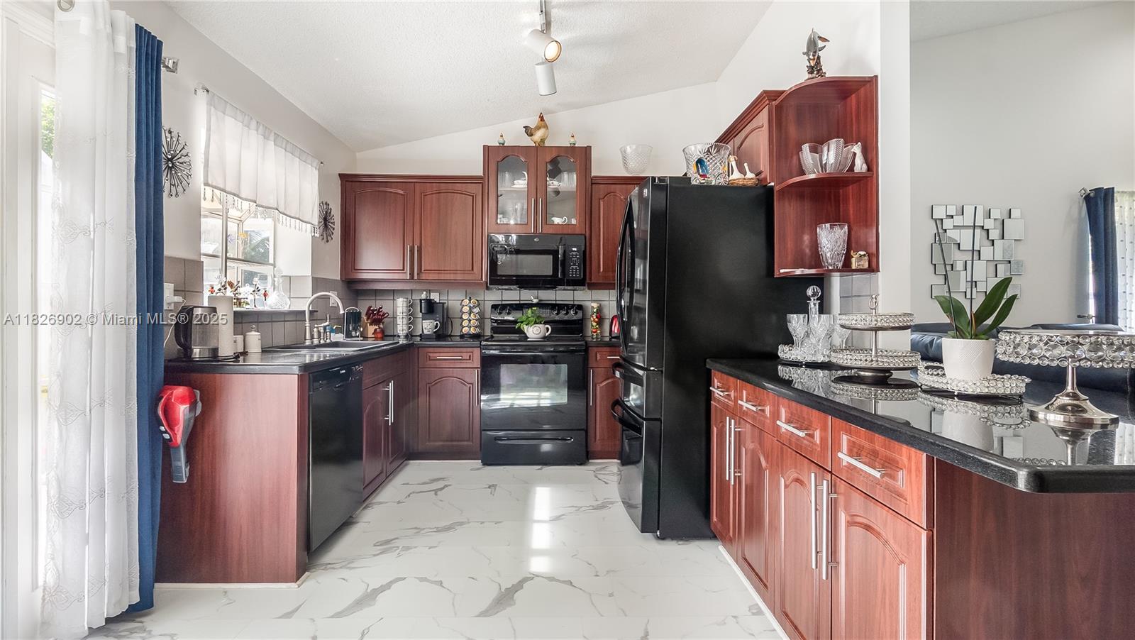 1720 SW 137th Way, Miramar, Florida image 12