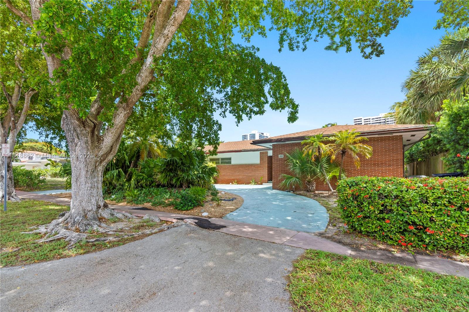 2525 Flamingo Pl, Miami Beach, Florida image 13