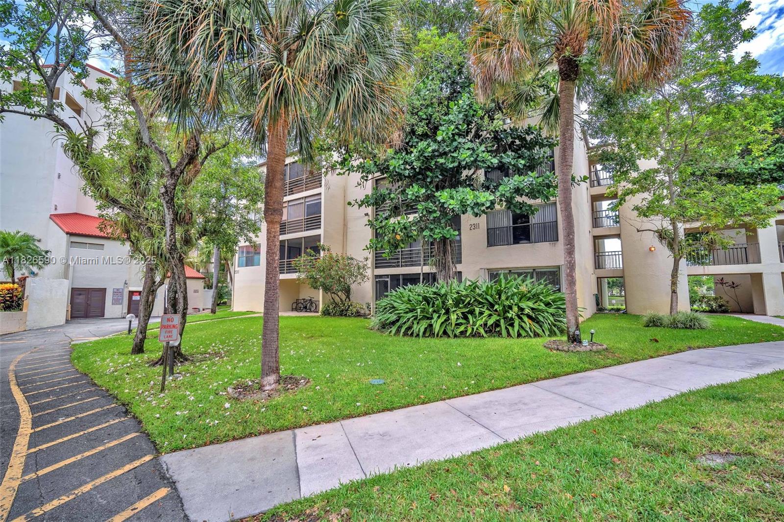 2311 S Cypress Bend Drive #316B, Pompano Beach, Florida image 1