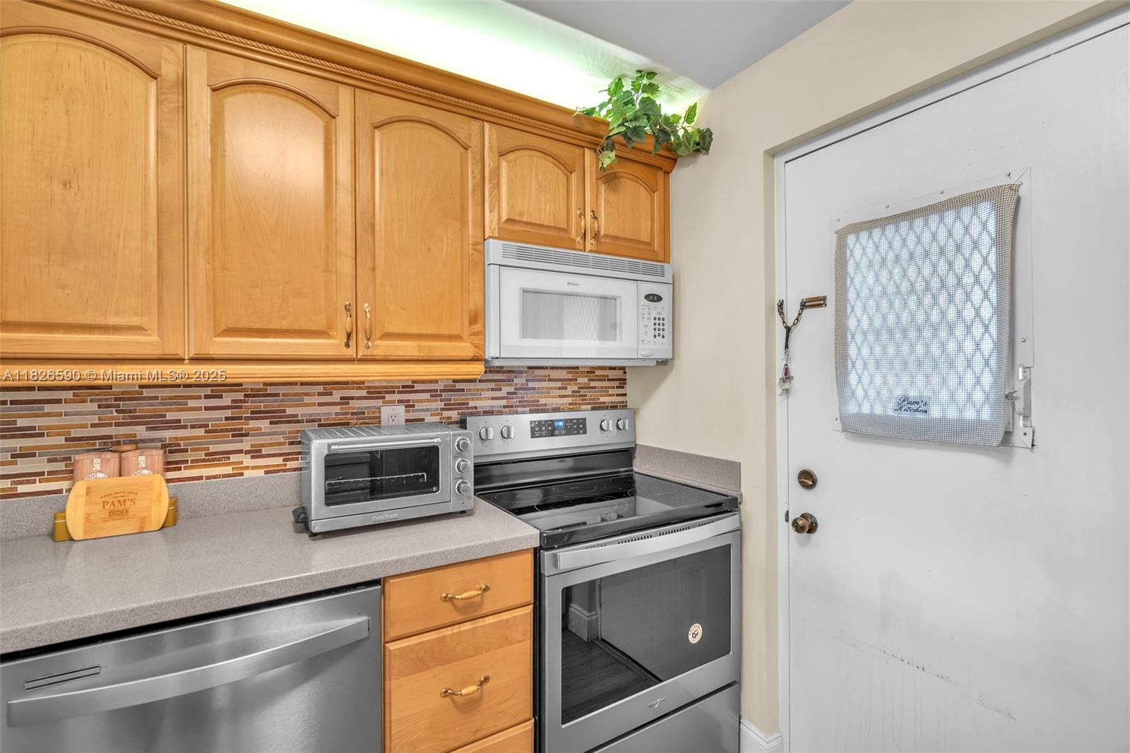 2311 S Cypress Bend Drive #316B, Pompano Beach, Florida image 13