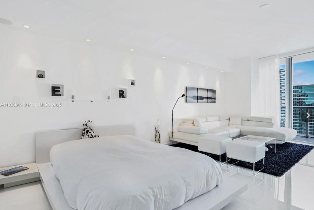 Condo for Sale in Miami, FL