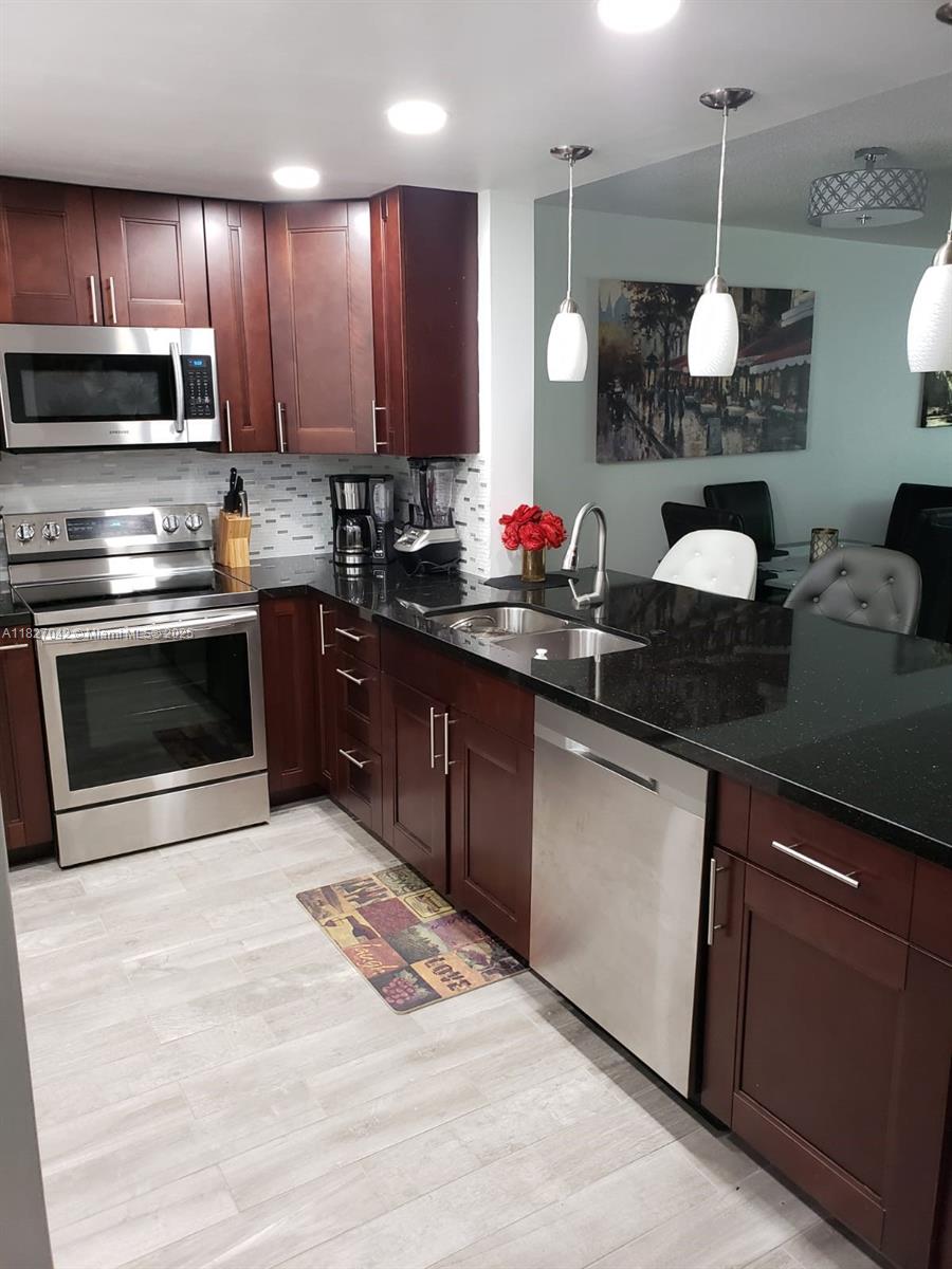 900 NE 12th Ave #302, Hallandale Beach, Florida image 2