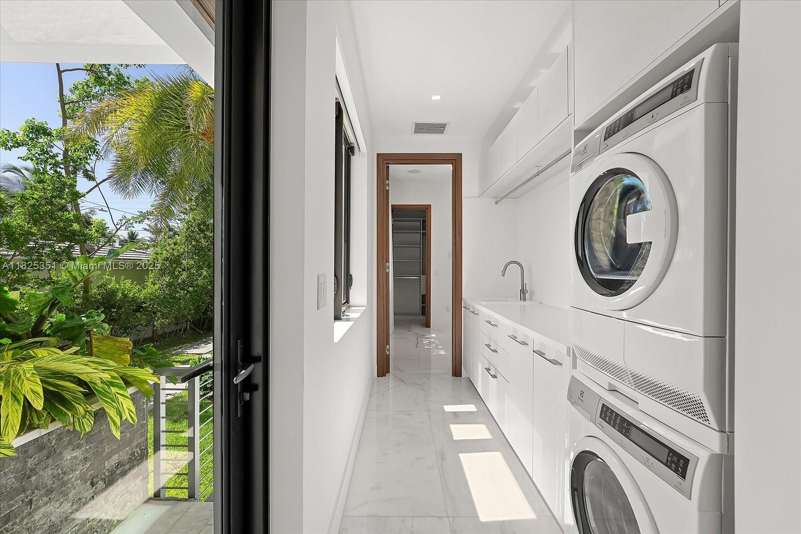 1311 Stillwater Dr, Miami Beach, Florida image 21