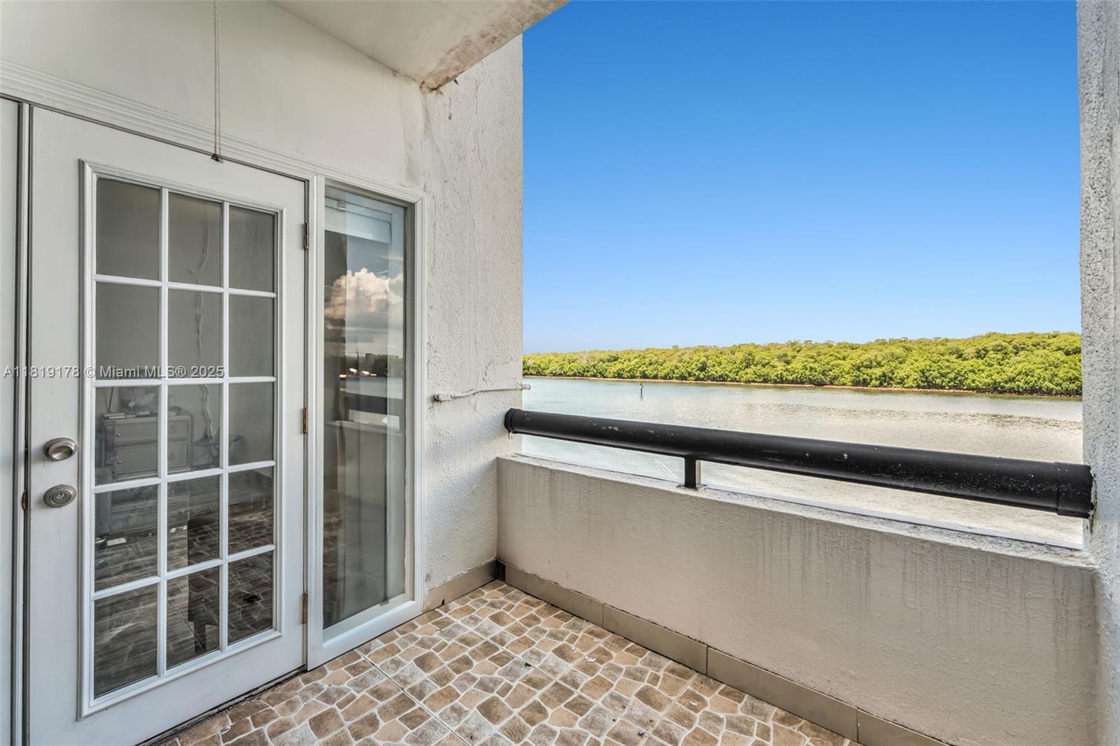 454 Poinciana Dr #1621, Sunny Isles Beach, Florida image 39