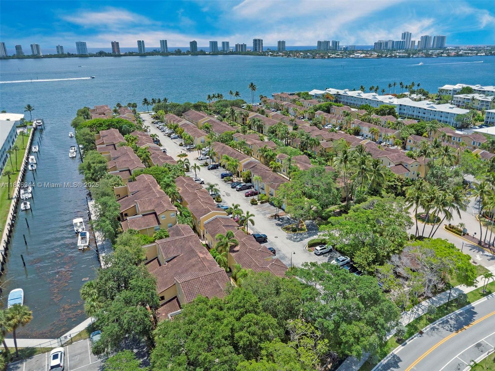 1105 Lake Shore Dr #202, Lake Park, Florida image 3