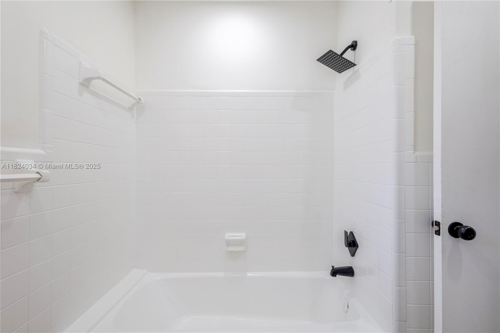 2568 NW 34th Ter, Lauderdale Lakes, Florida image 23