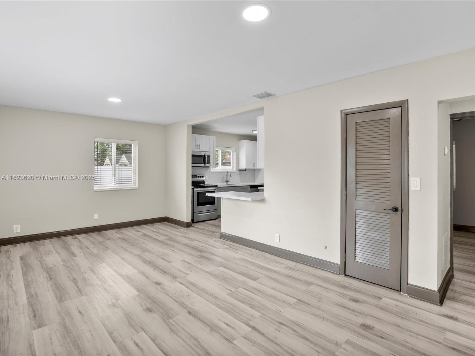 1325 N 26th Ave, Hollywood, Florida image 8