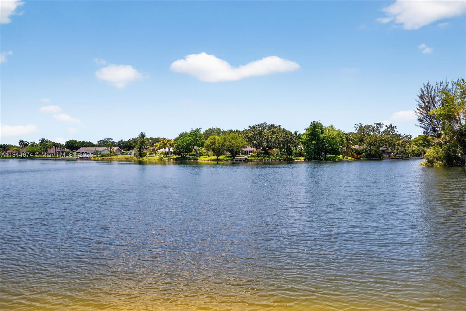 1860 SW 53rd Ave, Plantation, Florida image 18