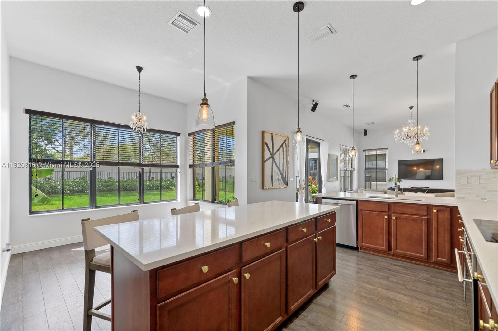 8352 NW 26th Ct, Cooper City, Florida image 9