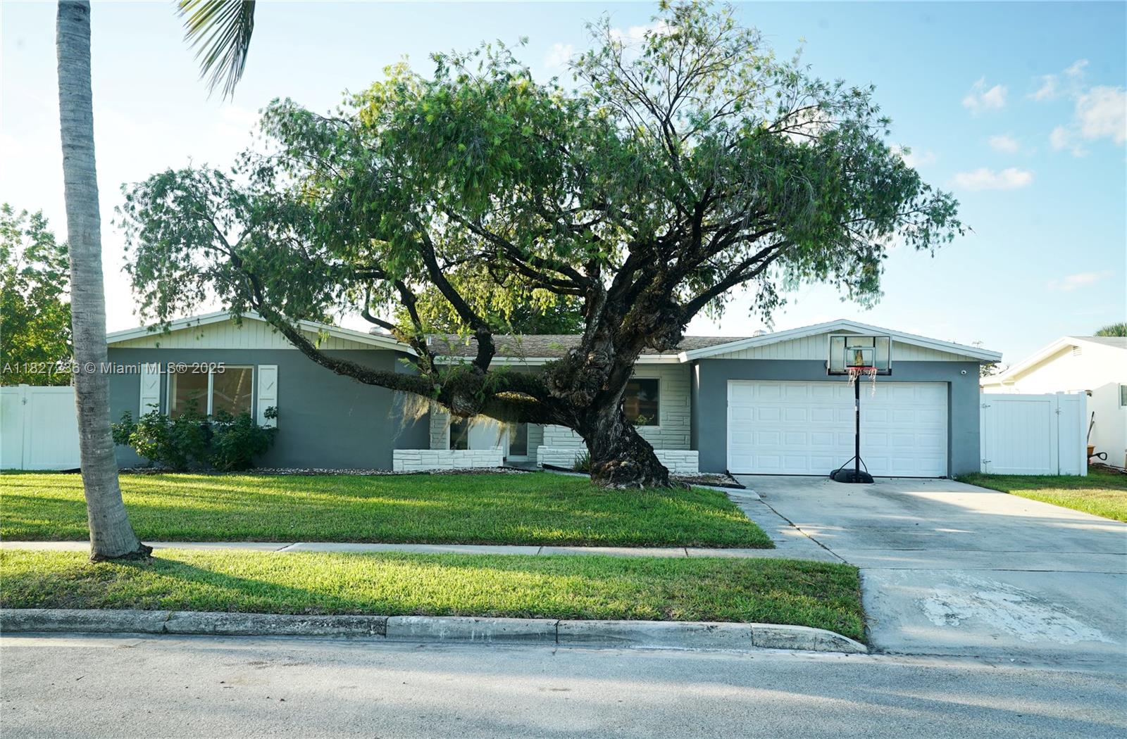 7985 NW 1st St, Margate, Florida image 2