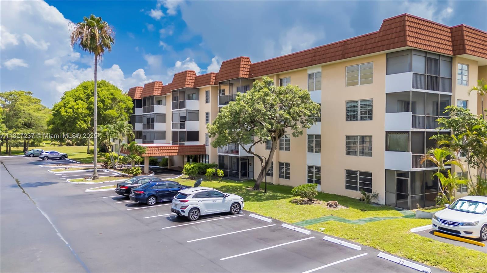 4168 Inverrary Dr #402, Lauderhill, Florida image 2