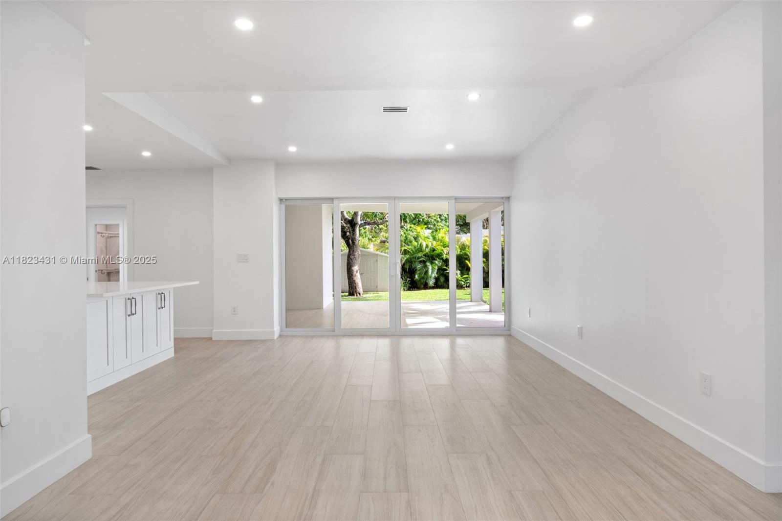 1617 Washington St, Hollywood, Florida image 4